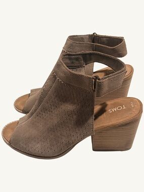 TOMS Taupe Peep Toe Ankle Strap Block Heel Booties Size 9.5